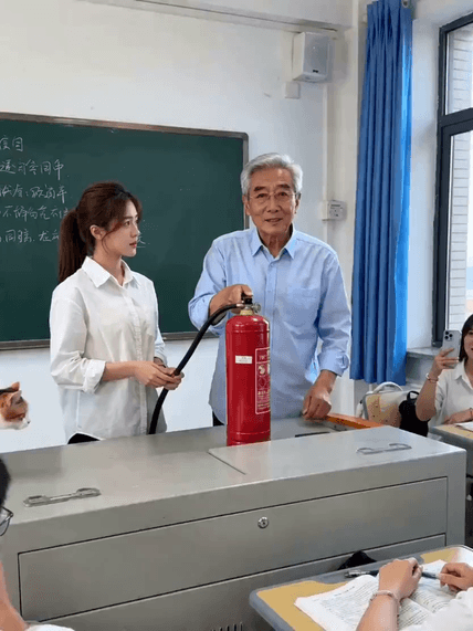 课堂瞬间翻车 AI视频模板效果预览